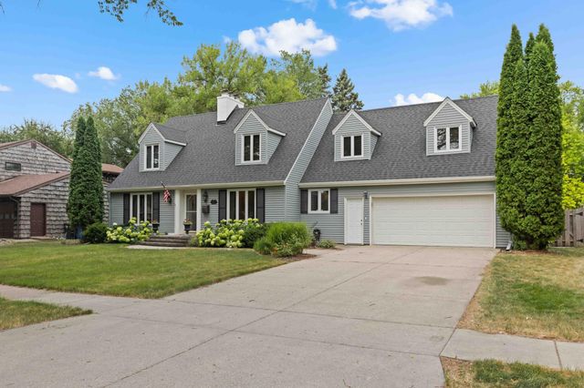 1711 7th Street S, Fargo, ND 58103
