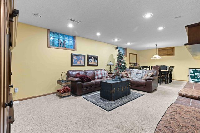 1711 7th Street S, Fargo, ND 58103