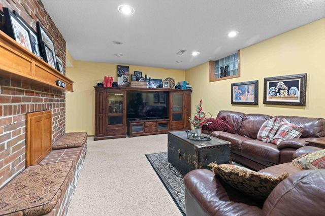 1711 7th Street S, Fargo, ND 58103