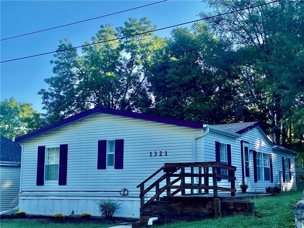 1321 N 20th Street, St Joseph, MO 64501