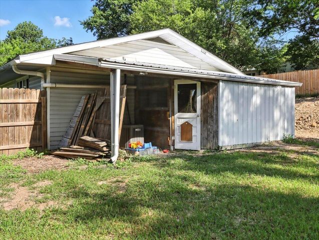 1020 Walnut Avenue, Cabool, MO 65689