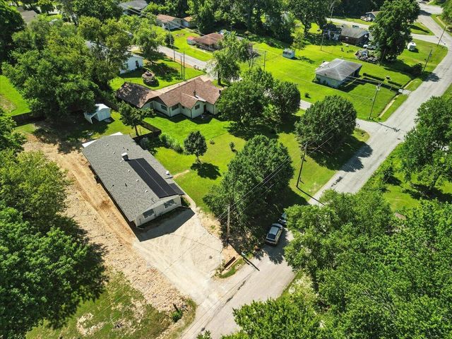1020 Walnut Avenue, Cabool, MO 65689