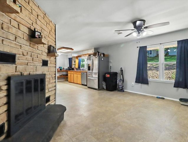 1020 Walnut Avenue, Cabool, MO 65689