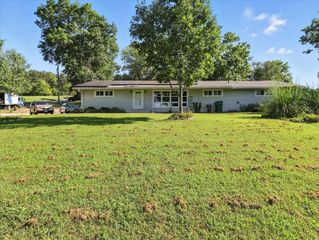 1020 Walnut Avenue, Cabool, MO 65689