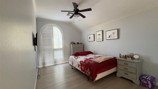 8203 Fairgrove Park Court, Houston, TX 77095