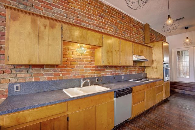 1213 Washington Street B, Commerce, TX 75428