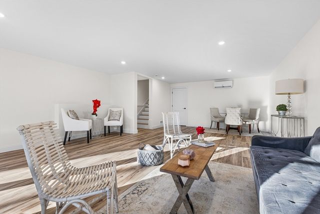 43 High St B, Gloucester, MA 01930