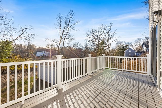 43 High St B, Gloucester, MA 01930