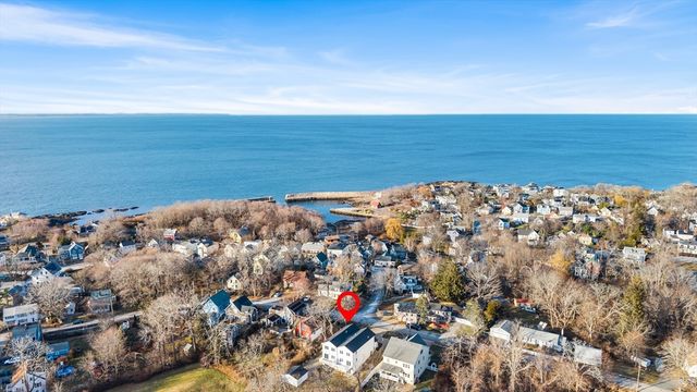 43 High St B, Gloucester, MA 01930