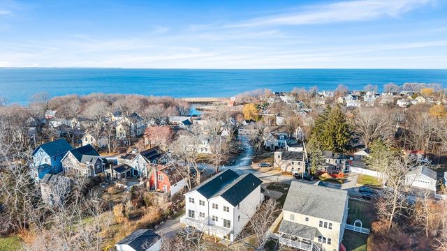 43 High St B, Gloucester, MA 01930