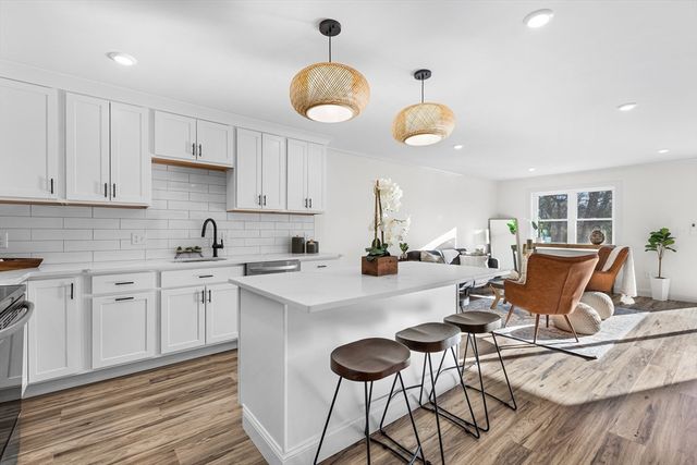 43 High St B, Gloucester, MA 01930