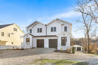 43 High St B, Gloucester, MA 01930