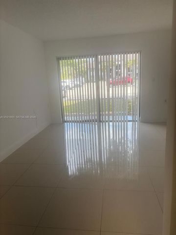 7120 NW 179th St 106, Hialeah, FL 33015