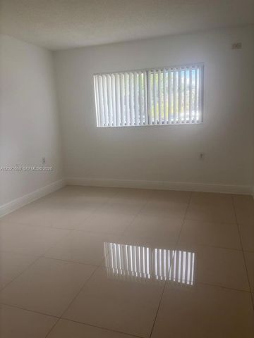 7120 NW 179th St 106, Hialeah, FL 33015