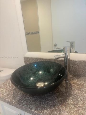 7120 NW 179th St 106, Hialeah, FL 33015