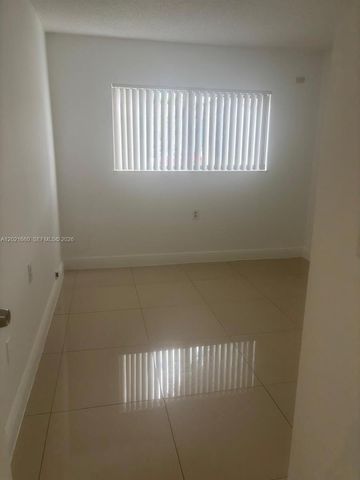 7120 NW 179th St 106, Hialeah, FL 33015