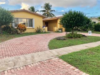 2180 NW 93RD Avenue, Pembroke Pines, FL 33024