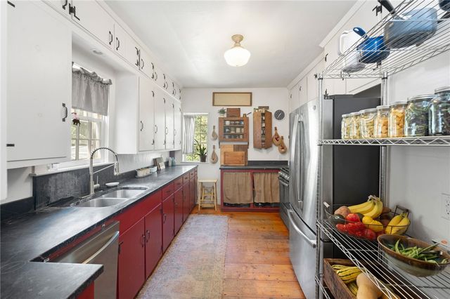 16 Burgess Road, Foster, RI 02825