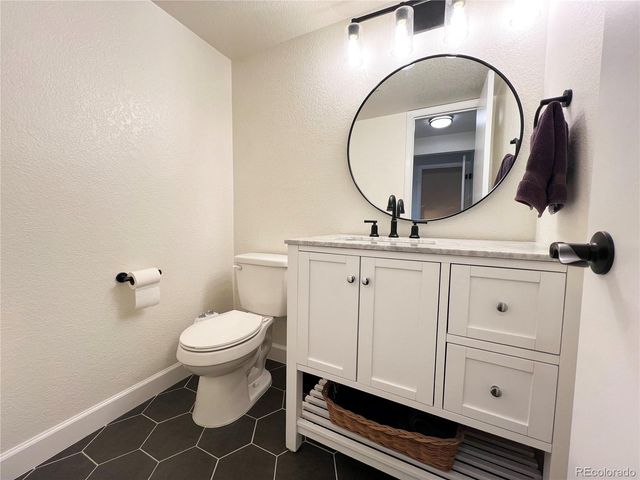 5019 S Espana Way, Centennial, CO 80015