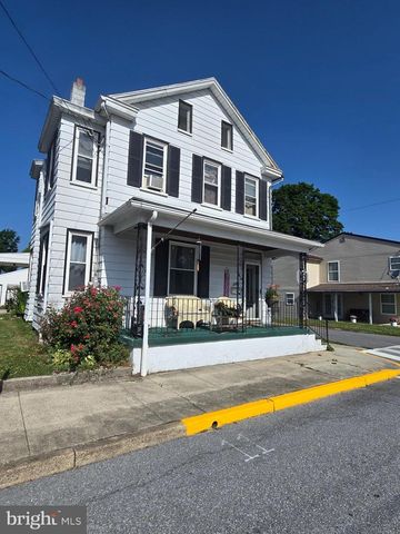 113 CHESTNUT STREET, Mount Holly Springs, PA 17065