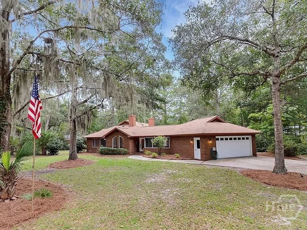 196 Sayle Road, Richmond Hill, GA 31324