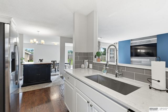 11752 Raleigh Drive, Omaha, NE 68164