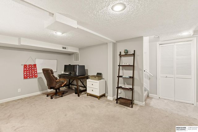 11752 Raleigh Drive, Omaha, NE 68164
