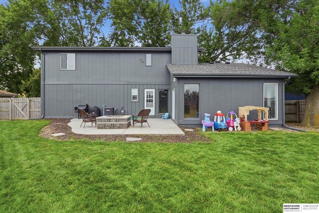 11752 Raleigh Drive, Omaha, NE 68164