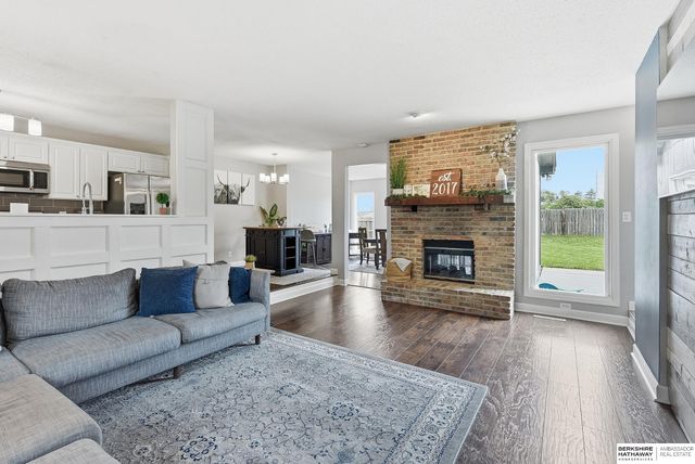11752 Raleigh Drive, Omaha, NE 68164