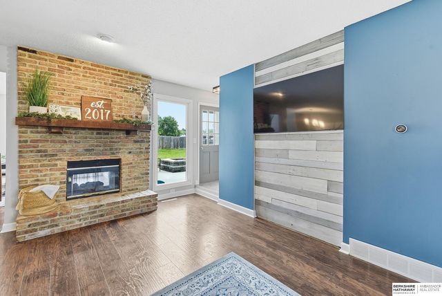 11752 Raleigh Drive, Omaha, NE 68164