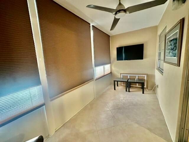 1049 Lincoln C, Boca Raton, FL 33434