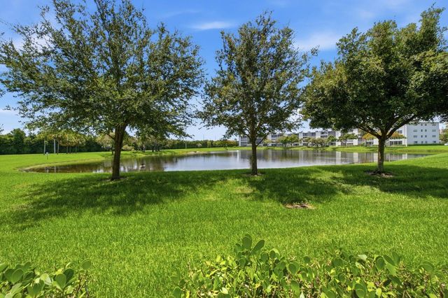 1049 Lincoln C, Boca Raton, FL 33434