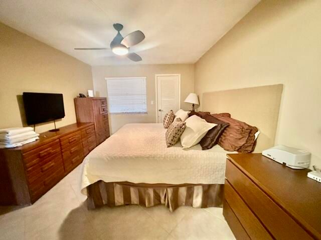 1049 Lincoln C, Boca Raton, FL 33434
