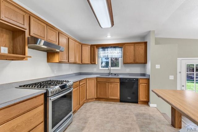 24860 Terry Ct, Pueblo, CO 81006