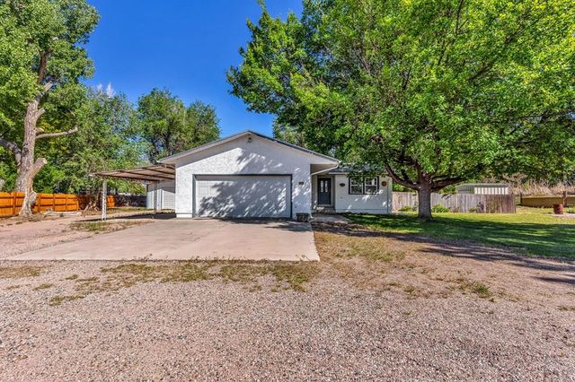 24860 Terry Ct, Pueblo, CO 81006