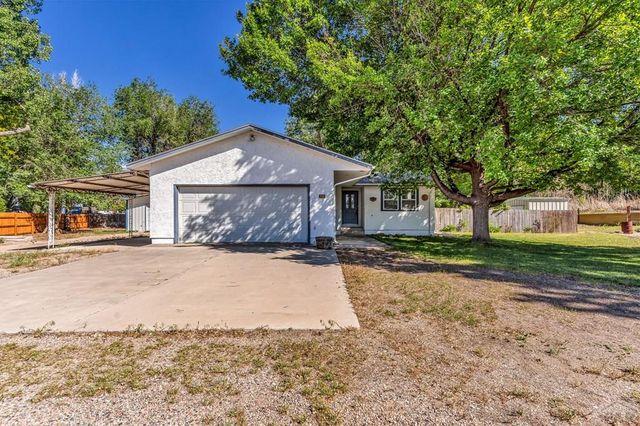 24860 Terry Ct, Pueblo, CO 81006