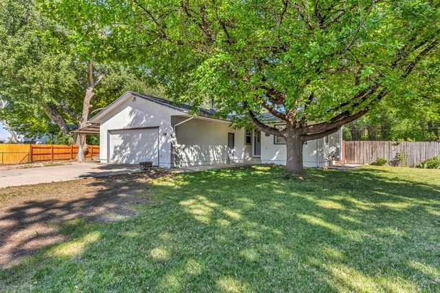 24860 Terry Ct, Pueblo, CO 81006