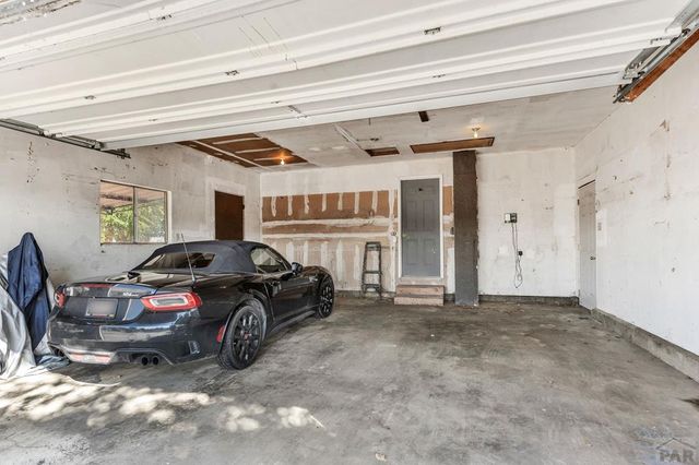 24860 Terry Ct, Pueblo, CO 81006