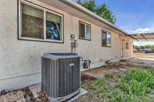 24860 Terry Ct, Pueblo, CO 81006