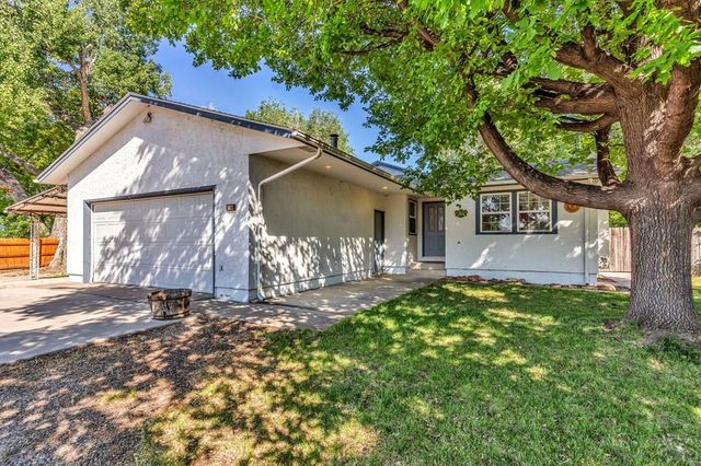 24860 Terry Ct, Pueblo, CO 81006