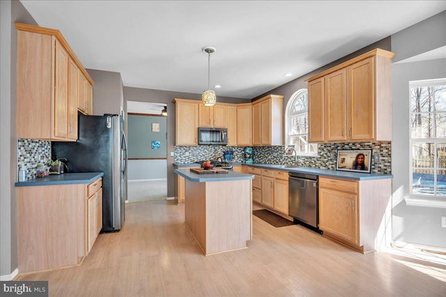 29 DOWNS ST, Clayton, NJ 08312