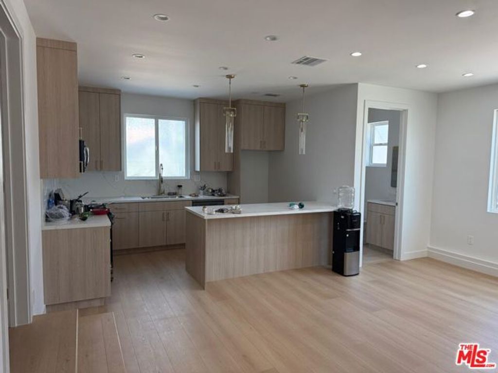 16036 Acre Street, North Hills (los Angeles), CA 91343