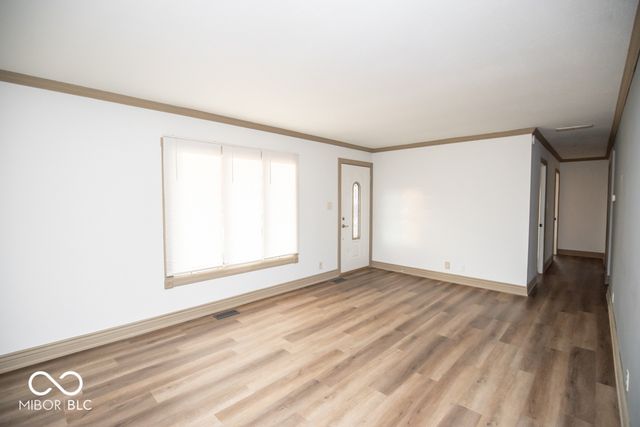 3015 Lucas Way, Columbus, IN 47203