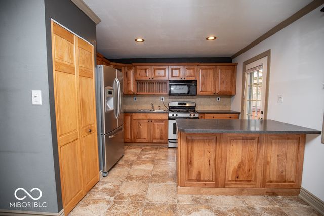 3015 Lucas Way, Columbus, IN 47203