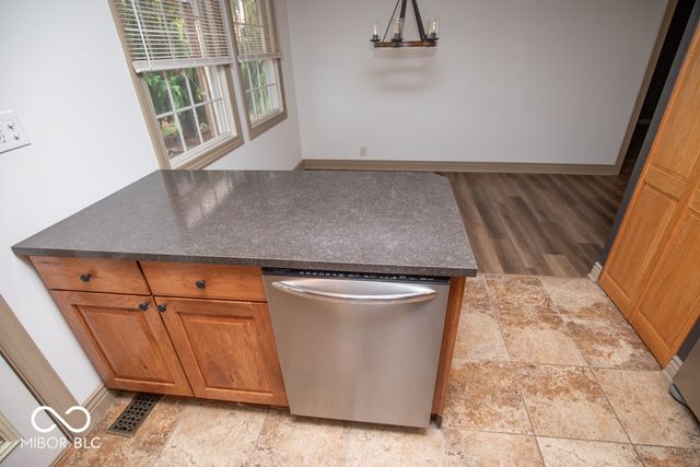 3015 Lucas Way, Columbus, IN 47203