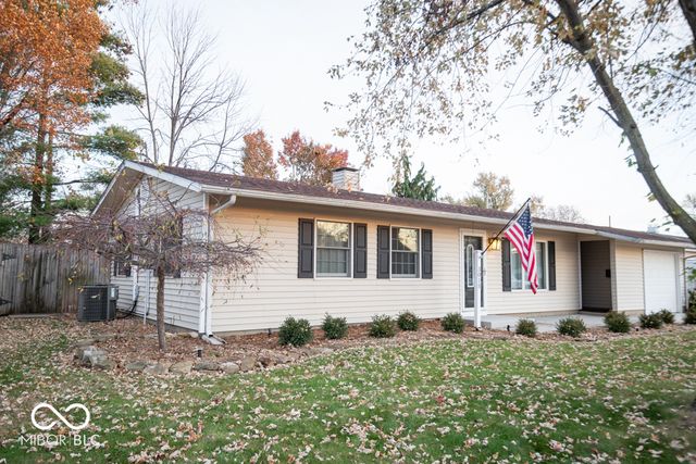 3015 Lucas Way, Columbus, IN 47203