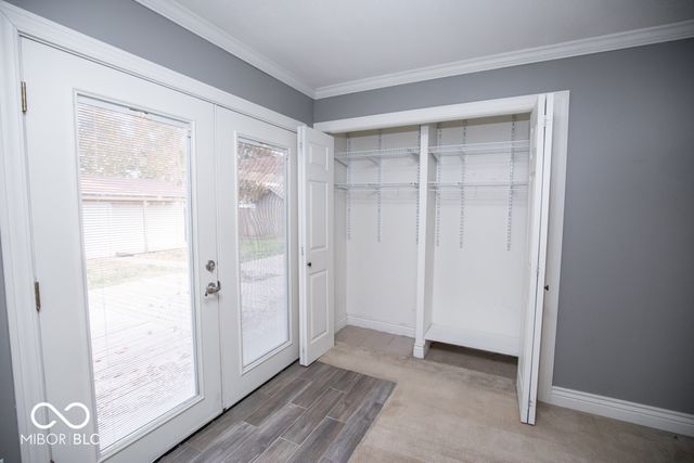 3015 Lucas Way, Columbus, IN 47203