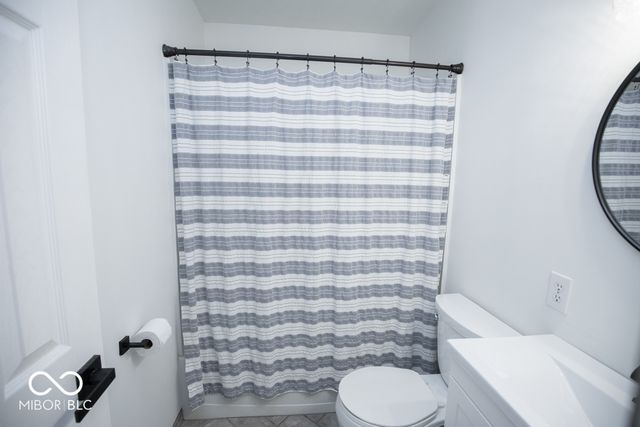 3015 Lucas Way, Columbus, IN 47203