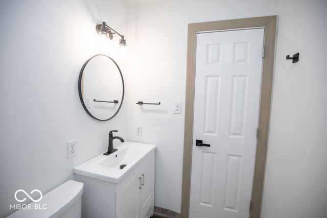 3015 Lucas Way, Columbus, IN 47203