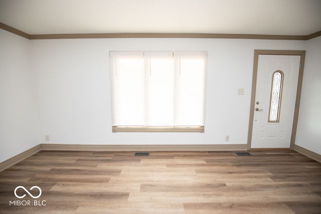 3015 Lucas Way, Columbus, IN 47203